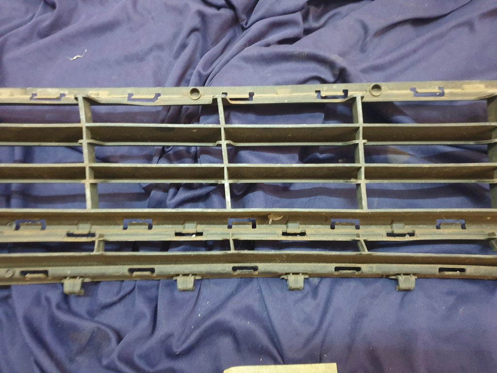 Volkswagen Golf VII Front Bumper Lower Grille