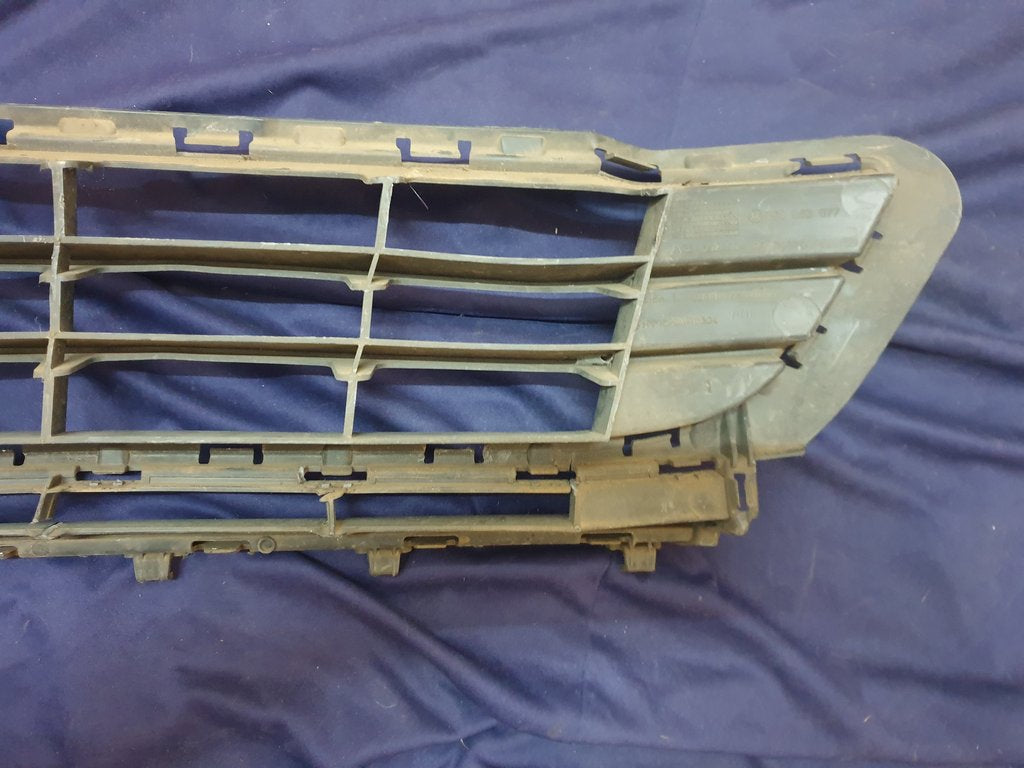 Volkswagen Golf VII Front Bumper Lower Grille