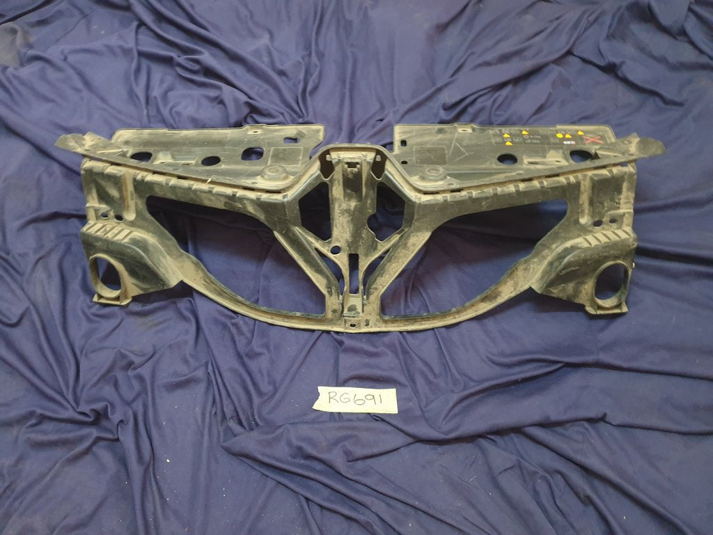 Renault Captur Radiator Grille Backing