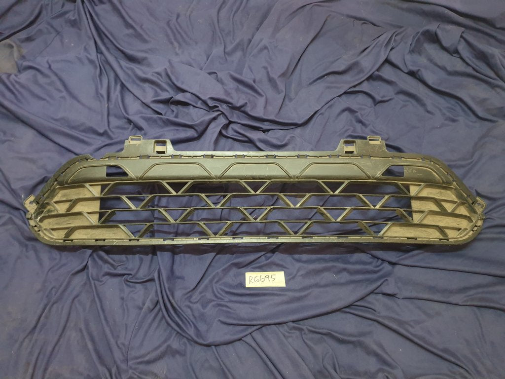 KIA Rio IV Front Bumper Lower Grille