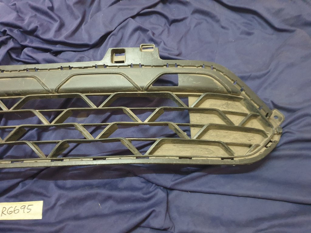 KIA Rio IV Front Bumper Lower Grille
