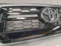 Toyota Hilux Radiator Grille Assy with Emblem/Badge