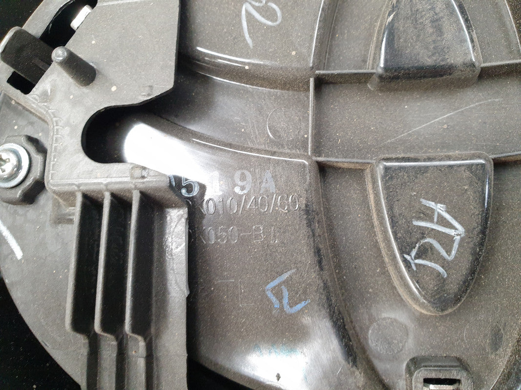 Toyota Hilux Radiator Grille Assy with Emblem/Badge