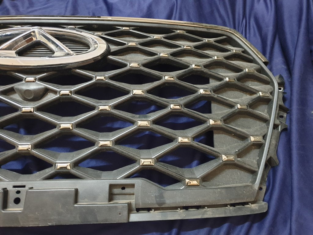Chery Tiggo 7 Pro Radiator Grille - Light Wear and Tear