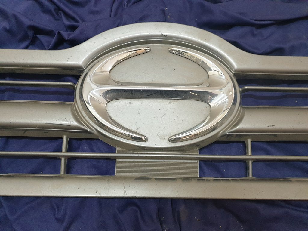 Original Used Hino Ranger Radiator Grille - Wear and Tear
