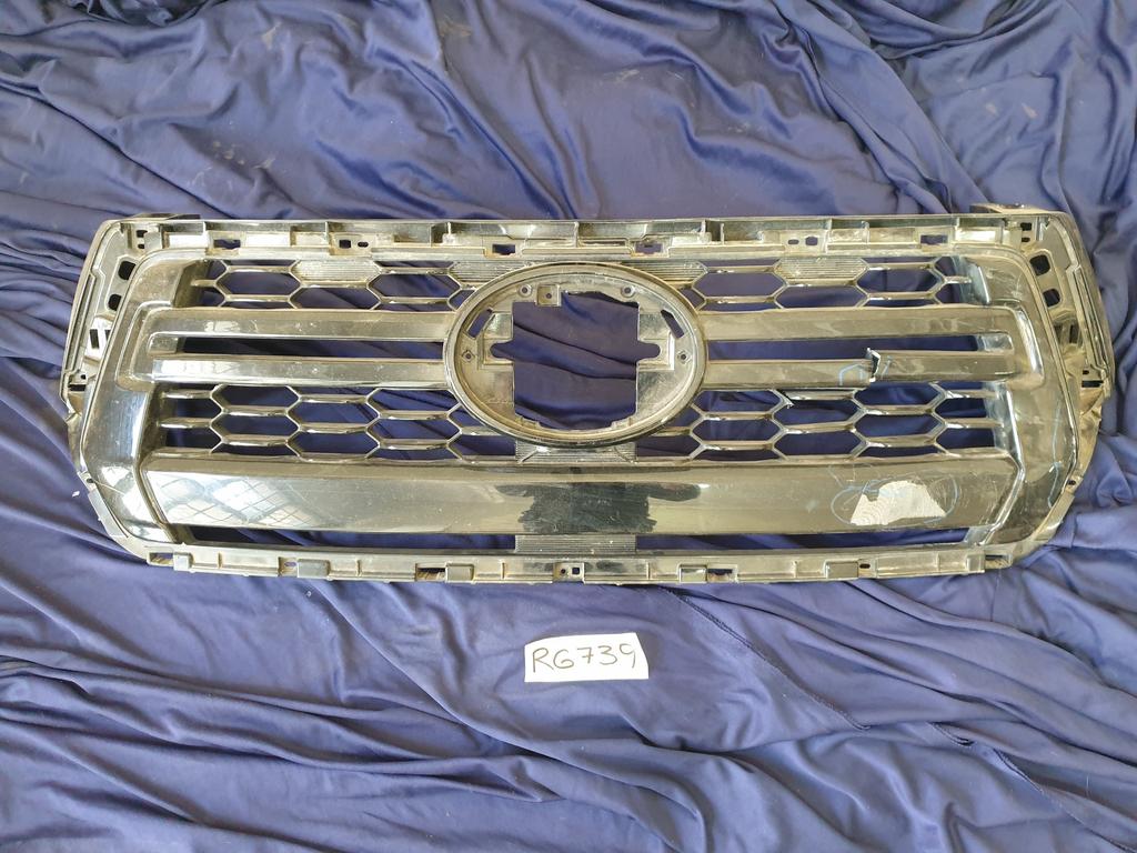 Toyota Hilux Radiator Grille - Wear and Tear, Scuffs