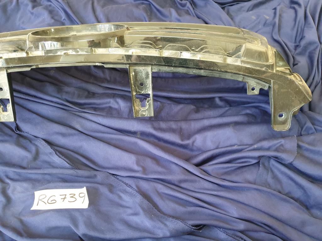 Toyota Hilux Radiator Grille - Wear and Tear, Scuffs