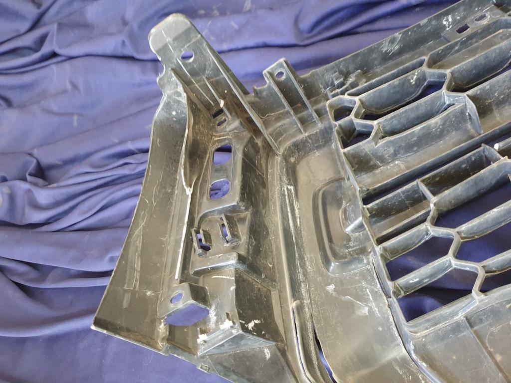 Toyota Hilux Radiator Grille - Wear and Tear, Scuffs