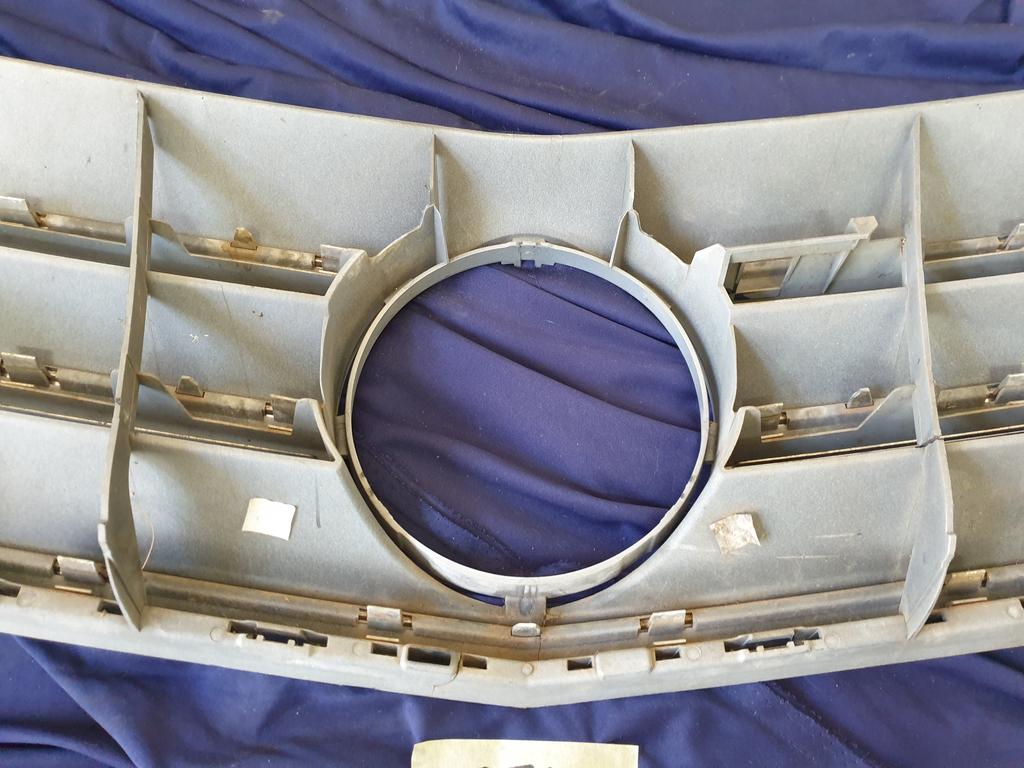 Mercedes-Benz B-Class W245 Radiator Grille - Wear and Tear Crack