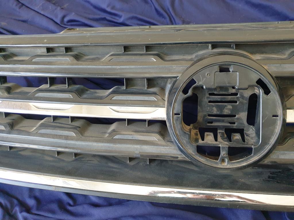 Volkswagen T-Cross R-Line Radiator Grille - Wear and Tear