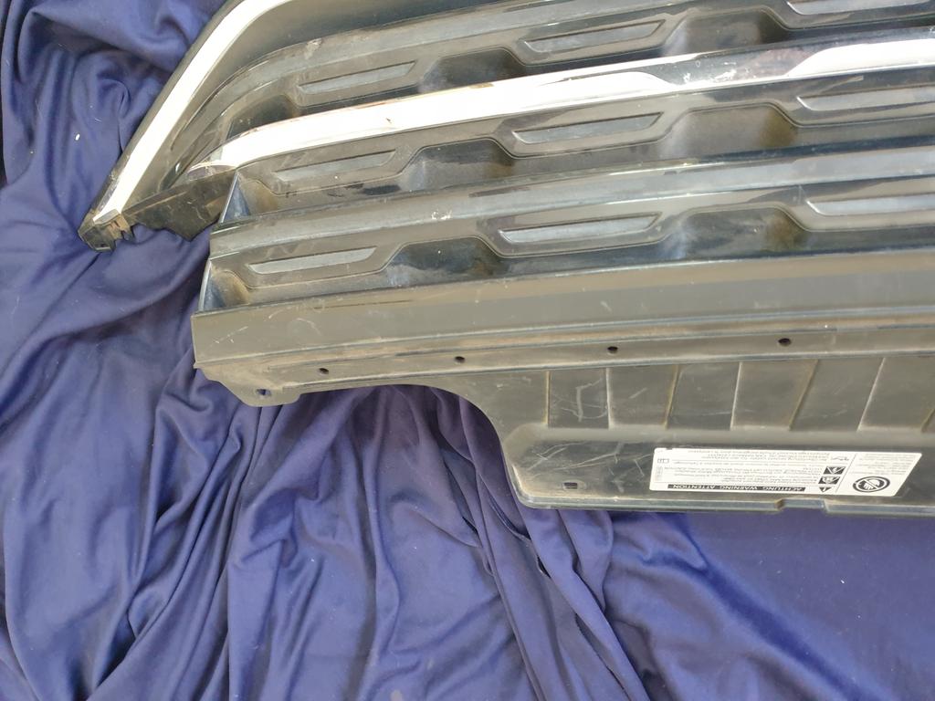 Volkswagen T-Cross R-Line Radiator Grille - Wear and Tear