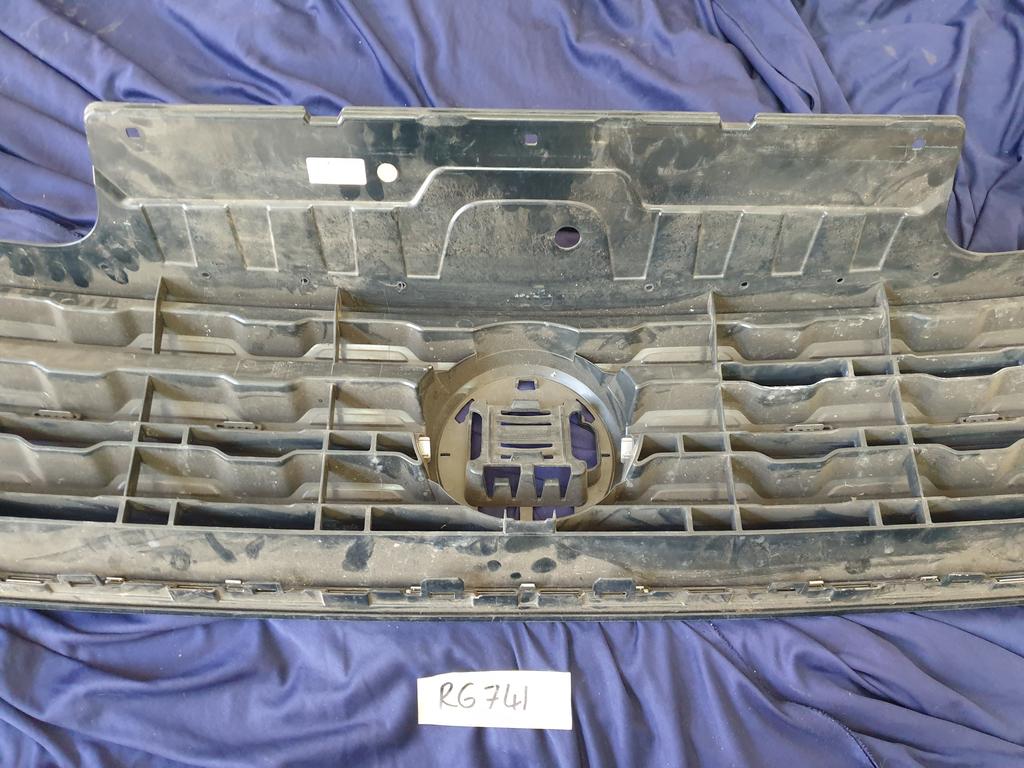 Volkswagen T-Cross R-Line Radiator Grille - Wear and Tear