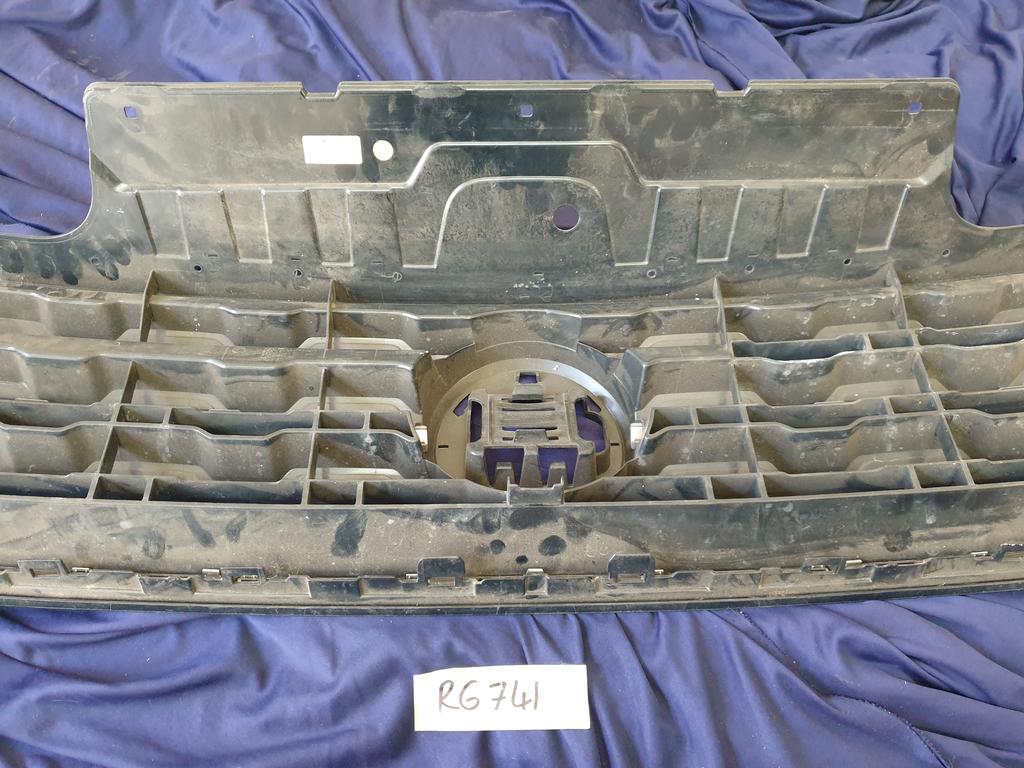 Volkswagen T-Cross R-Line Radiator Grille - Wear and Tear