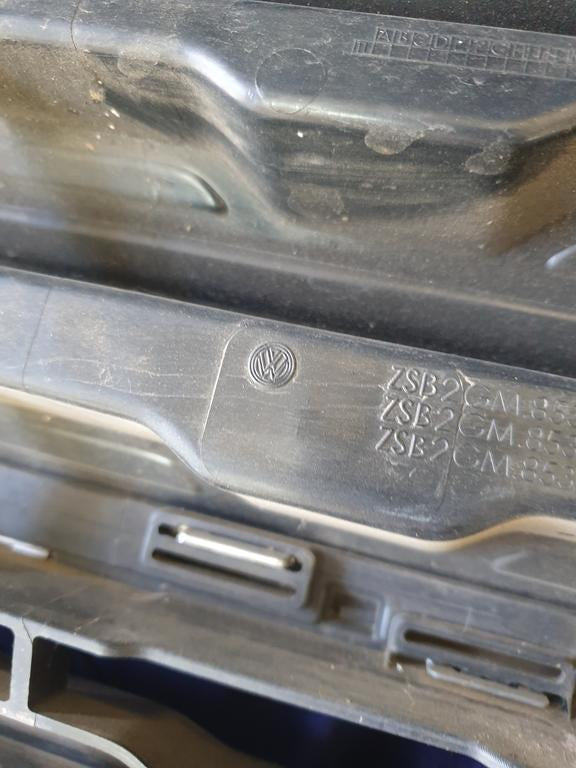 Volkswagen T-Cross R-Line Radiator Grille - Wear and Tear