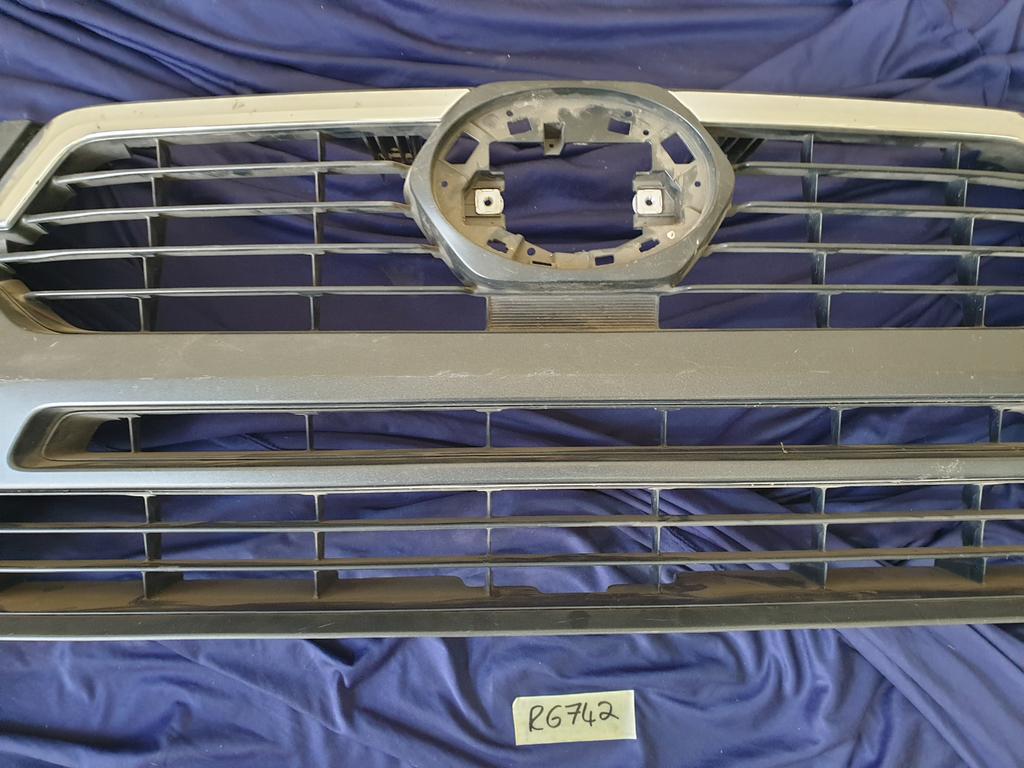 Toyota Hilux Radiator Grille - Light Wear and Tear
