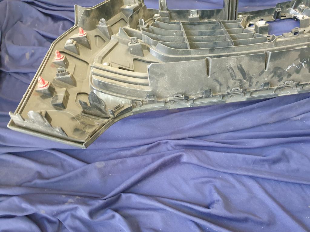 Toyota Hilux Radiator Grille - Light Wear and Tear