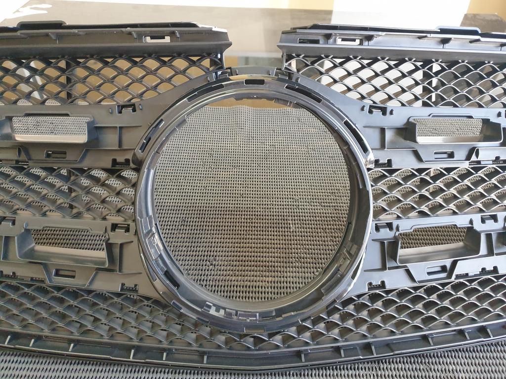 Mercedes-Benz GLA X156 Radiator Grille Frame Bracket