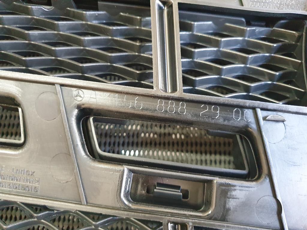 Mercedes-Benz GLA X156 Radiator Grille Frame Bracket