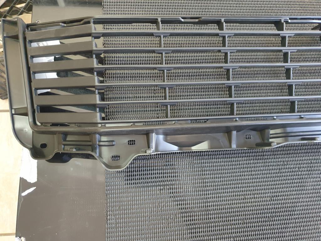 Toyota Aftermarket Quantum Front Bumper Centre Grille