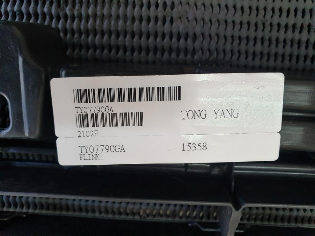 Toyota Aftermarket Quantum Front Bumper Centre Grille