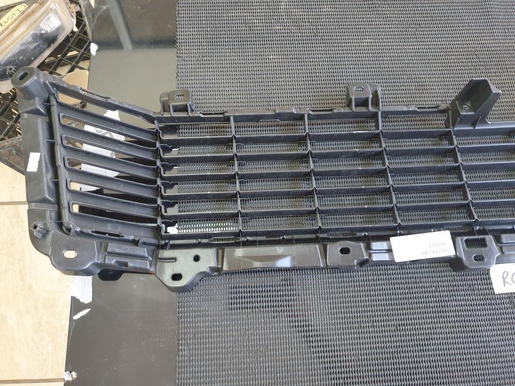 Toyota Aftermarket Quantum Front Bumper Centre Grille