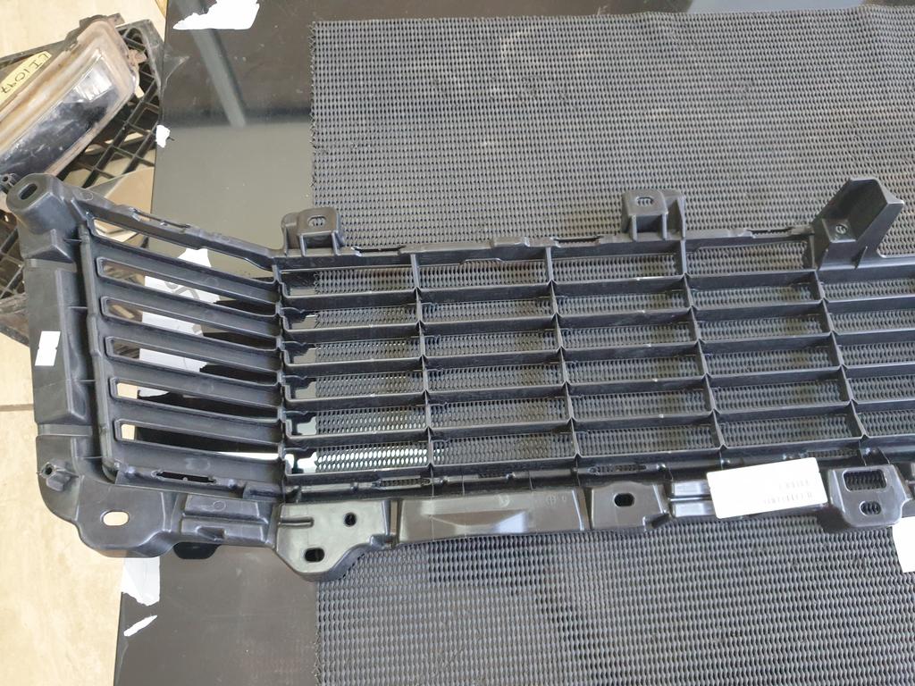 Toyota Aftermarket Quantum Front Bumper Centre Grille