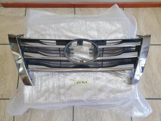 Toyota Fortuner Chrome Radiator Grille - Chrome lifting, Wear and tear