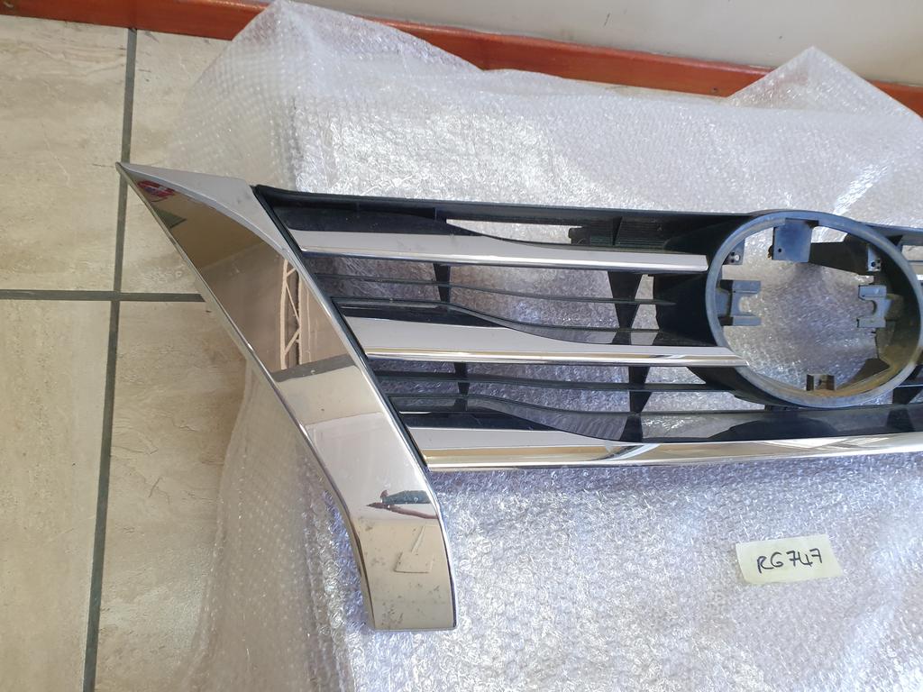 Toyota Fortuner Chrome Radiator Grille - Chrome lifting, Wear and tear