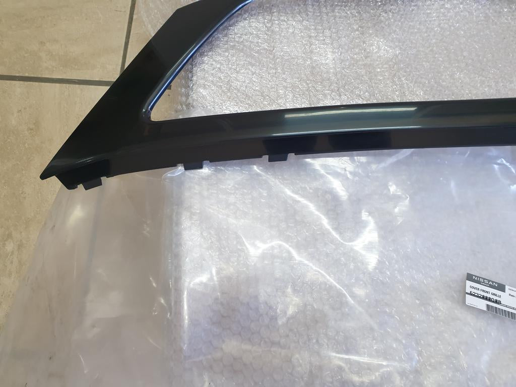 Nissan NP200 Radiator Grille Surround Trim Cover