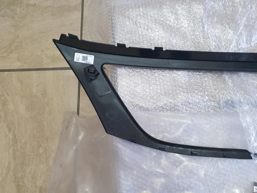 Nissan NP200 Radiator Grille Surround Trim Cover