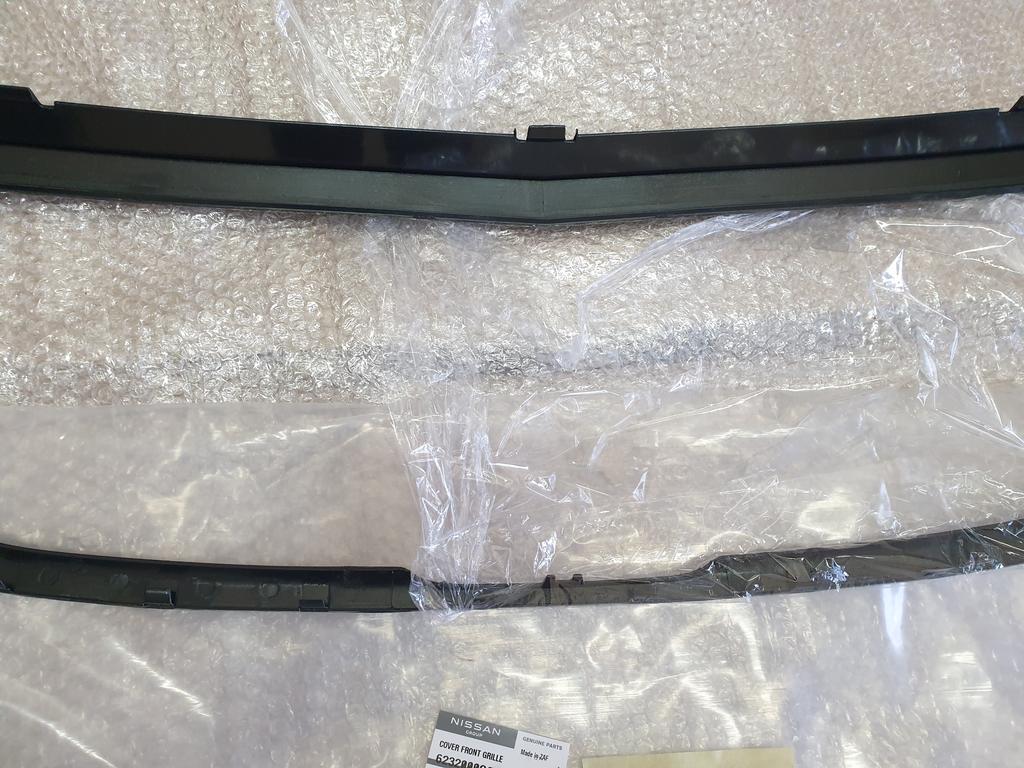 Nissan NP200 Radiator Grille Surround Trim Cover