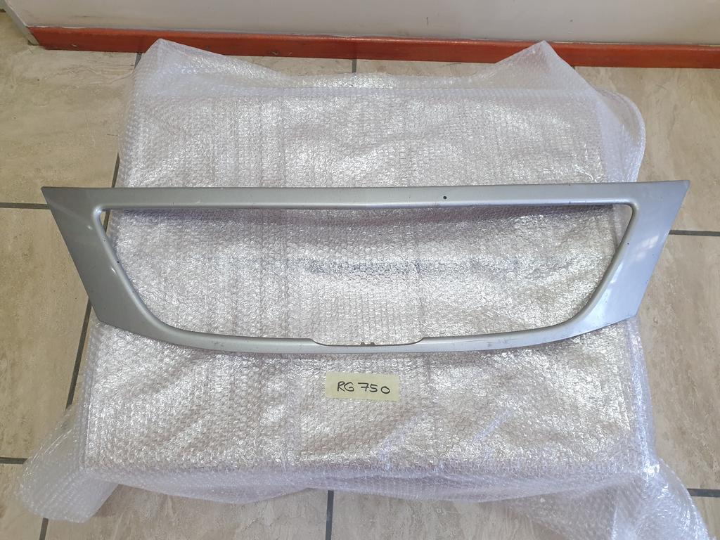 Nissan NP200 Radiator Grille Surround Trim Cover