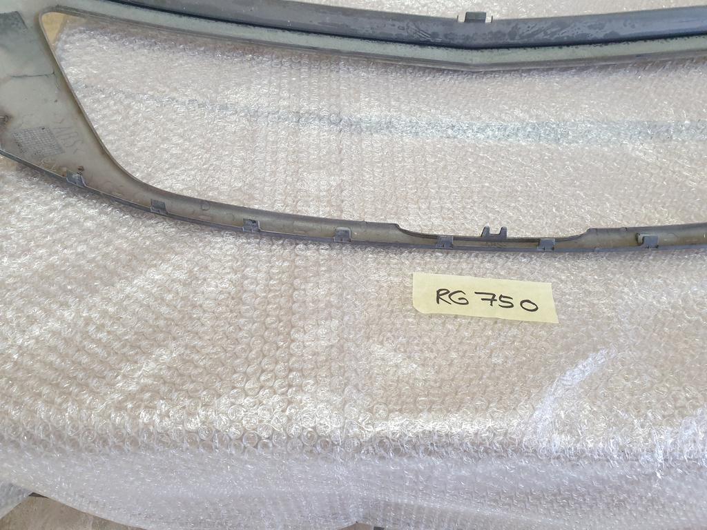 Nissan NP200 Radiator Grille Surround Trim Cover