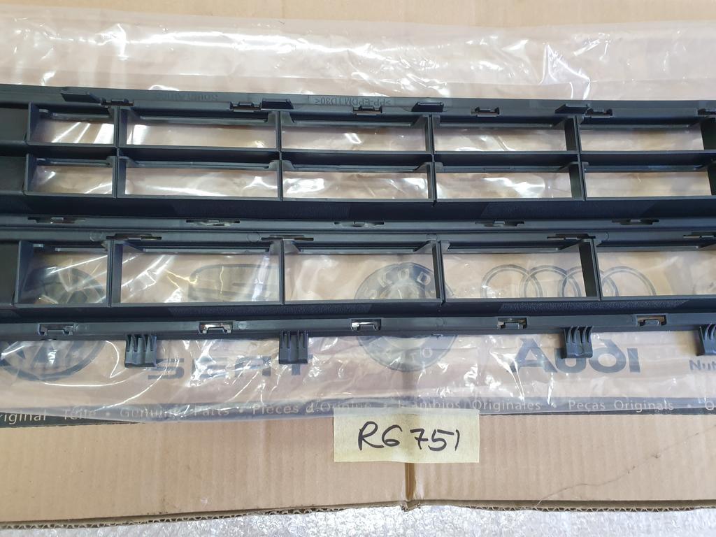 Volkswagen Polo Front Lower Center Radiator Grille