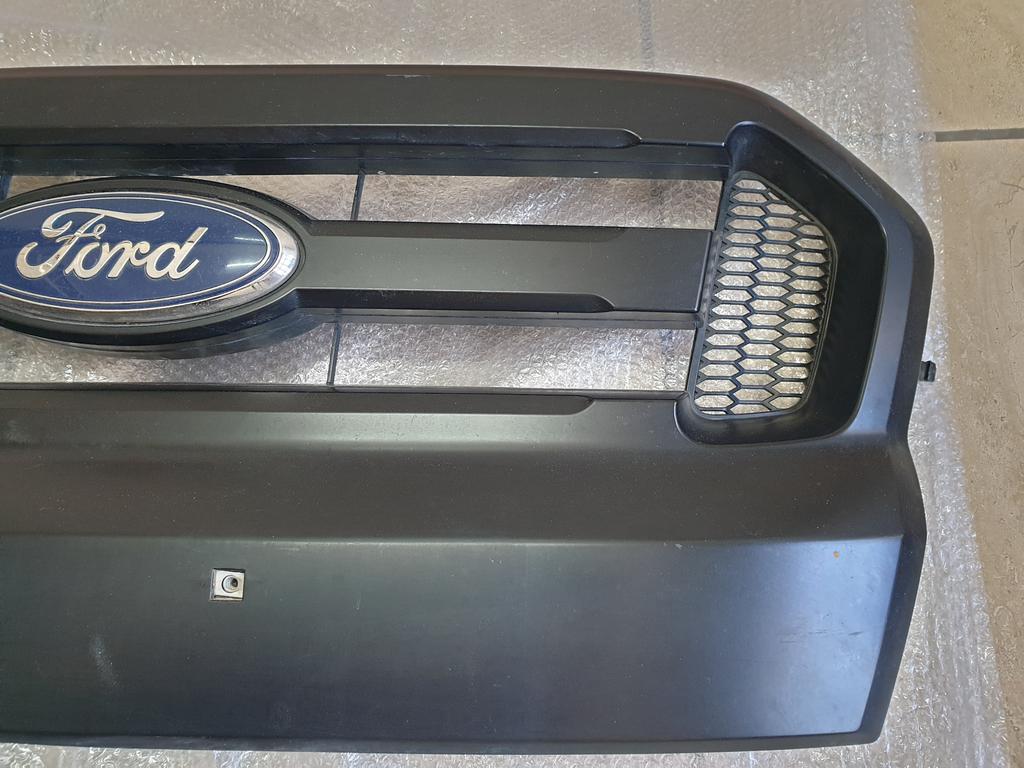 Ford Aftermarket Ranger Radiator Grille - Wear and Tear