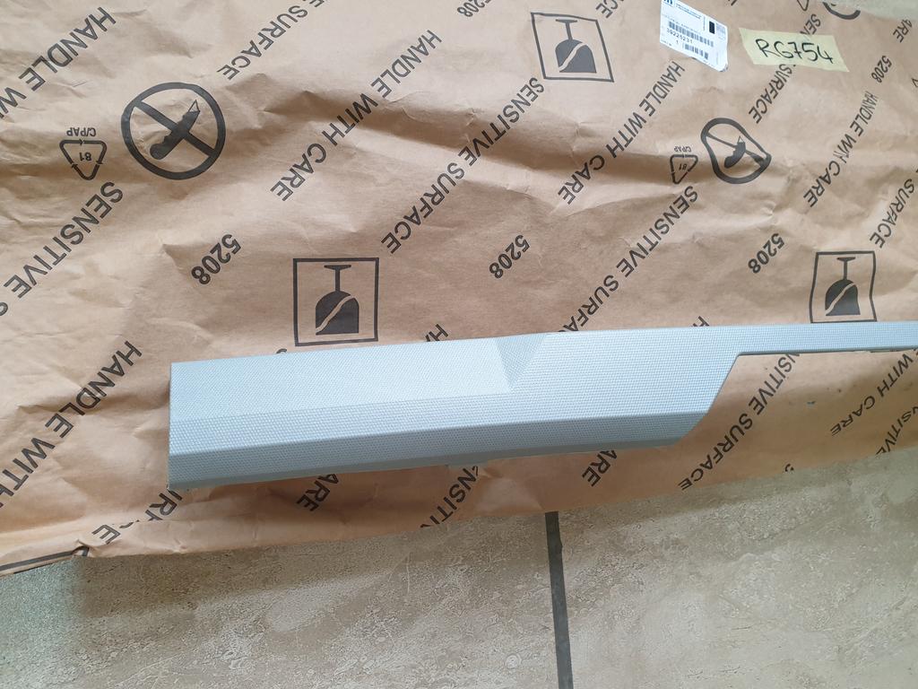 Original New Opel Crossland X Front Left Bumper Moulding - Lower Grille Surround