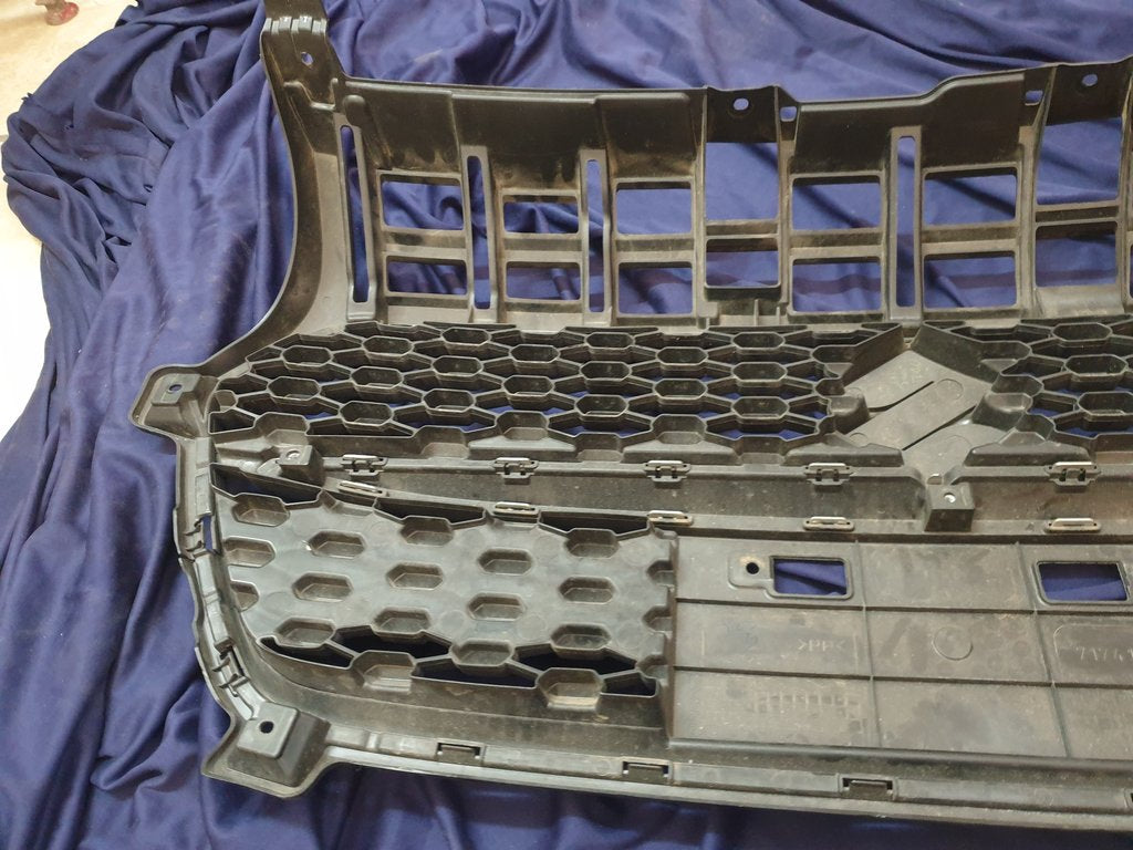 Suzuki Swift Radiator Grille - Wear and Tear