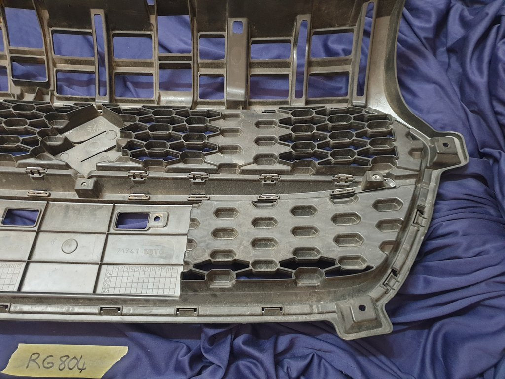 Suzuki Swift Radiator Grille - Wear and Tear