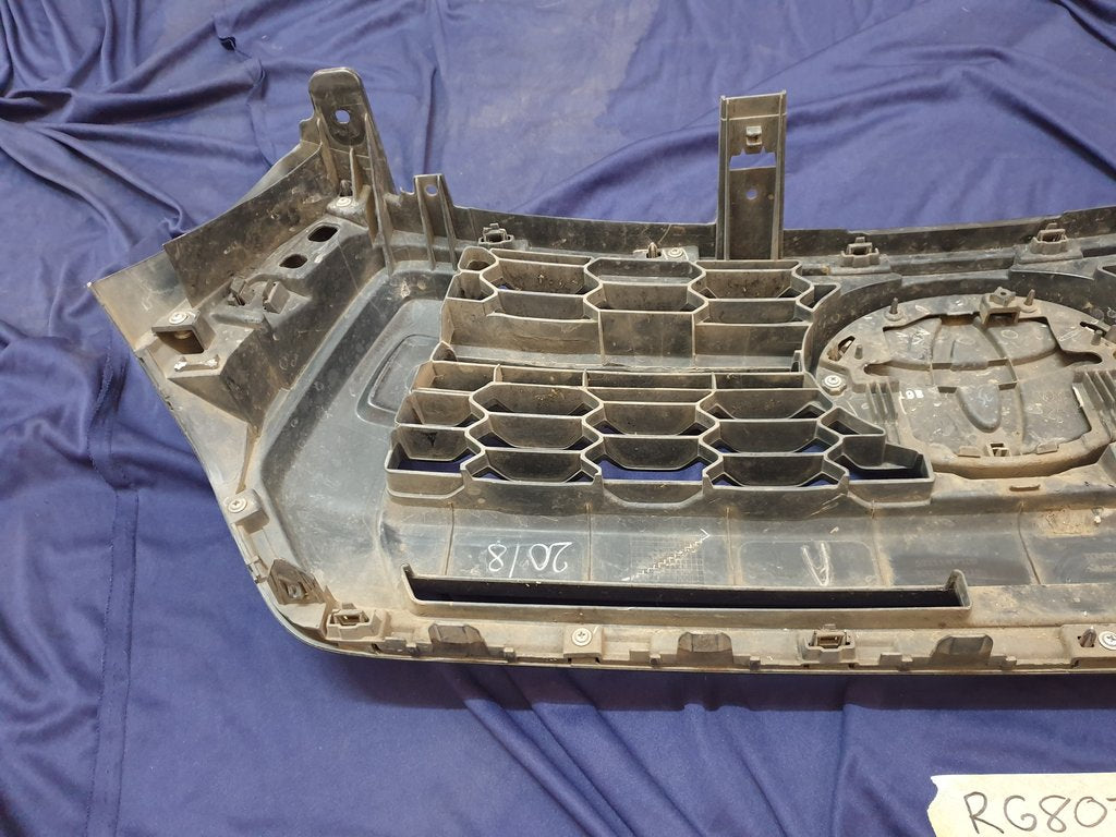Toyota Hilux Legend 50 2018, 2019, 2020 Radiator Grille - Wear and Tear