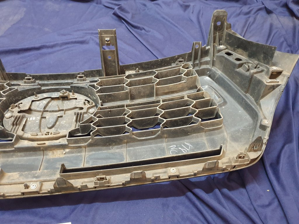 Toyota Hilux Legend 50 2018, 2019, 2020 Radiator Grille - Wear and Tear