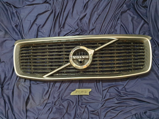 Volvo XC90 Radiator Grille - Chrome lifting, Wear and tear
