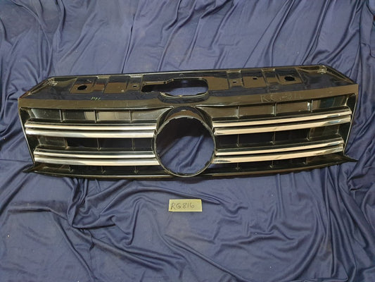 Volkswagen Amarok Radiator Grille - Wear and Tear, Clip/s broken