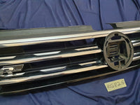 Volkswagen Tiguan II R-Line Radiator Grille - Right lower internal clips broken, wear and tear