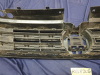 Volkswagen Tiguan II R-Line Radiator Grille - Right lower internal clips broken, wear and tear