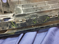 Volkswagen Tiguan II R-Line Radiator Grille - Right lower internal clips broken, wear and tear