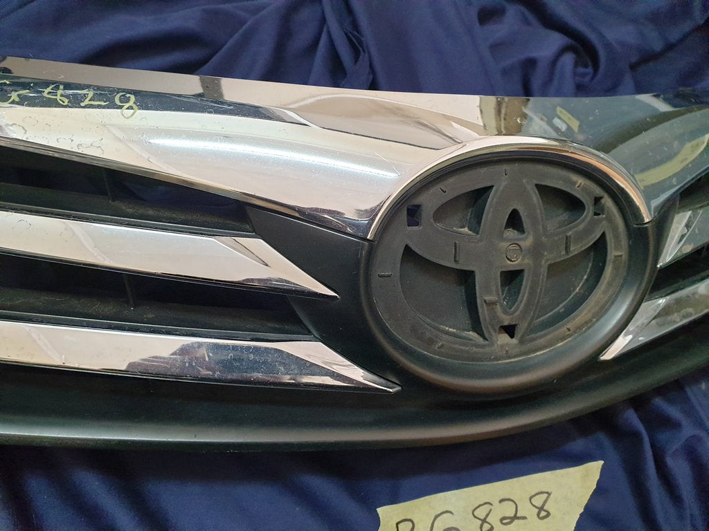 Toyota Corolla Radiator Grille - Wear and Tear