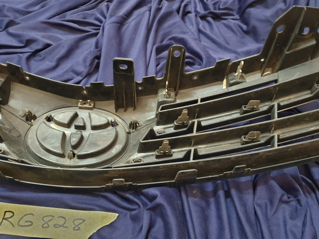 Toyota Corolla Radiator Grille - Wear and Tear