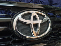 Toyota Hilux Radiator Grille - Wear and Tear, Scuffs