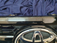 Toyota Hilux Radiator Grille - Wear and Tear, Scuffs