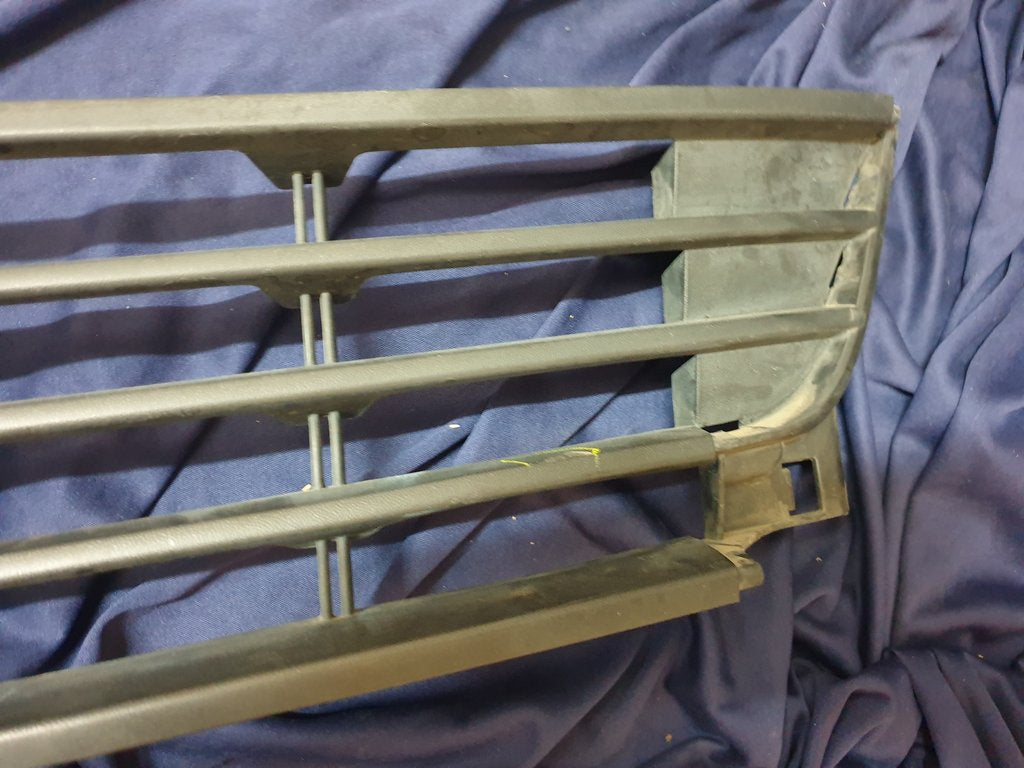 Volkswagen Front Bumper Lower Center Grille - Scuff mark